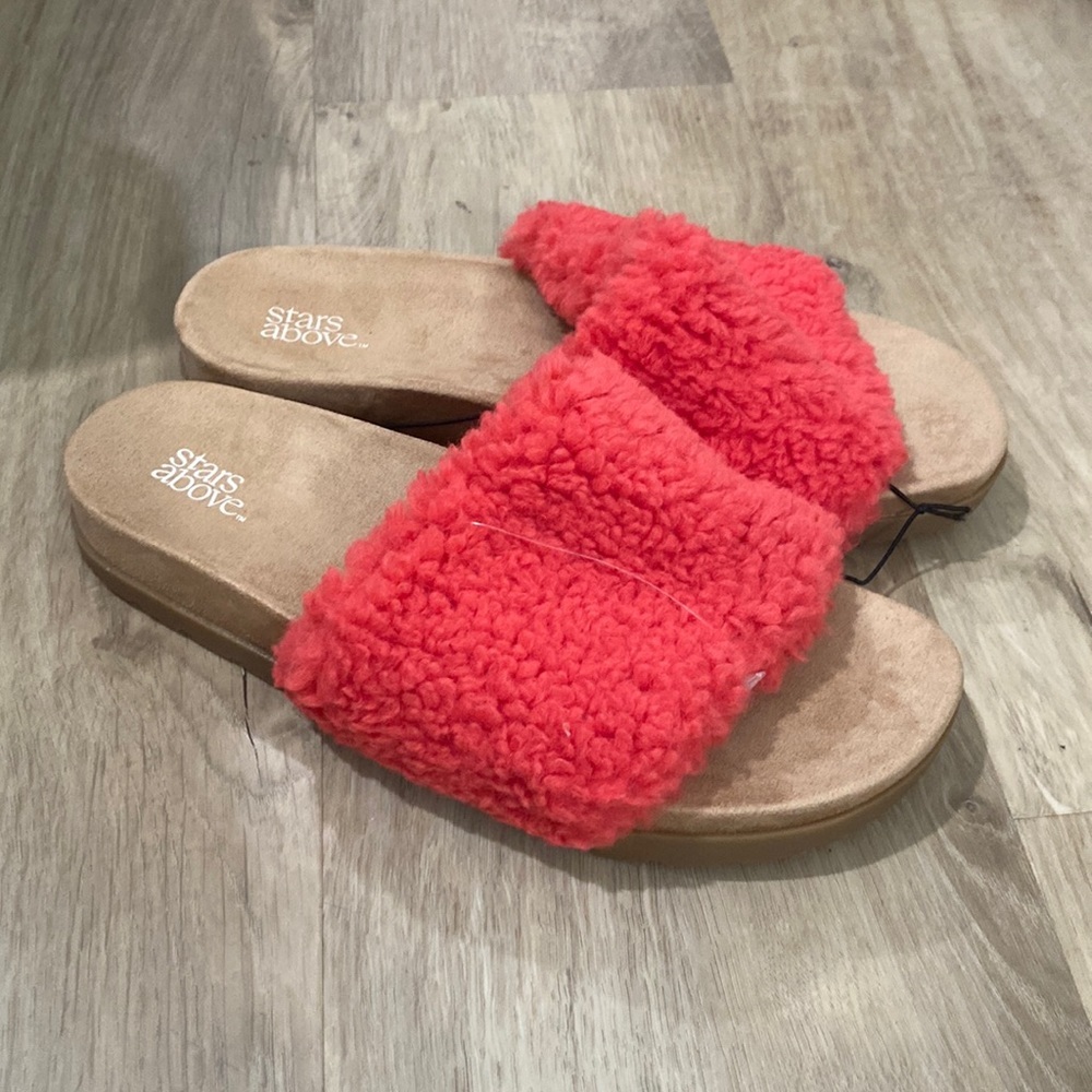 NEW Women’s Stars Above Sophia Slippers